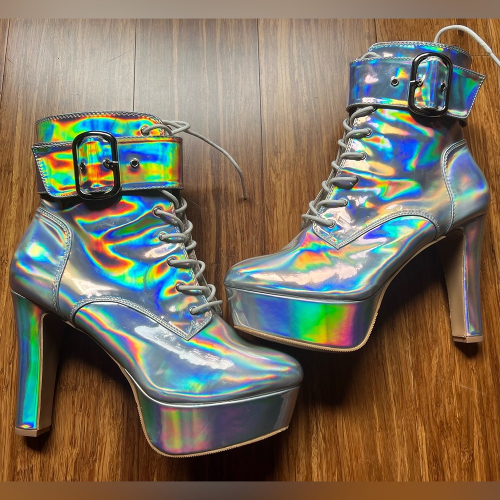 🌈 HTF! Holographic silver rainbow effect Platform Ankle Boots w/ laces, side zip